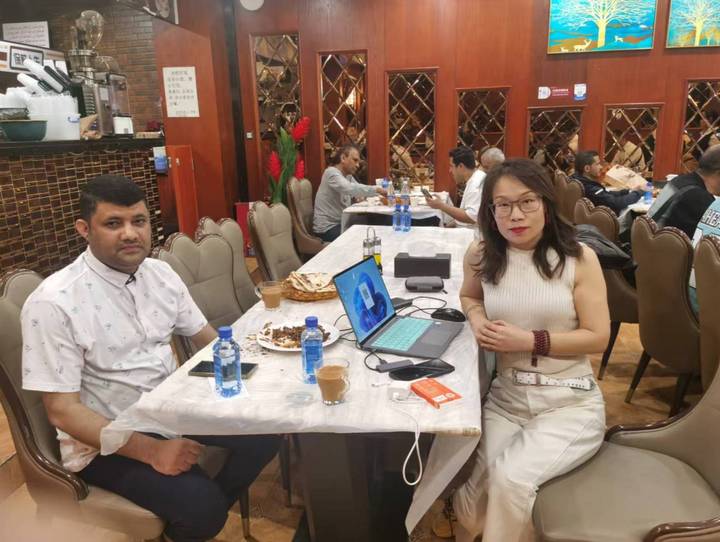 Yemen customer bought 200ml flavor brick filling machine from Shean (2)
